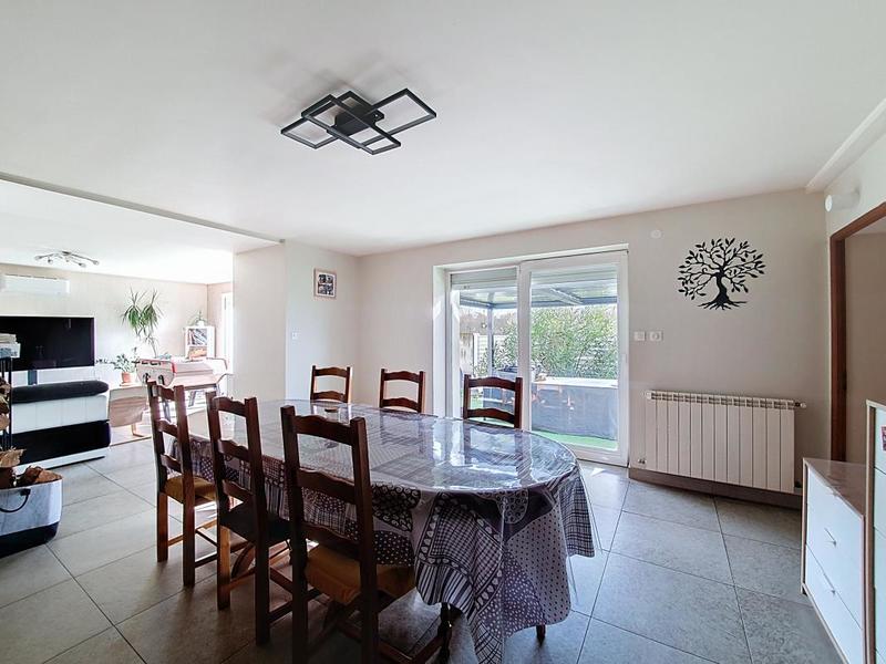 Maison - 177 m² - 7 pièces