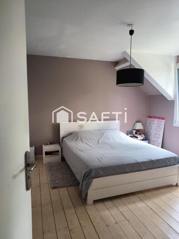 Maison - 247 m² - 10 pièces