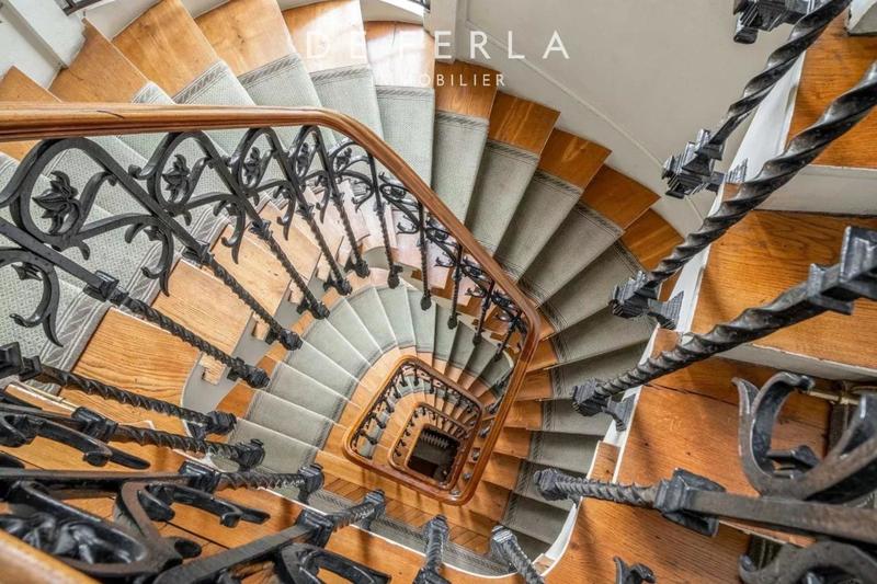 Appartement - 222 m² - 7 pièces