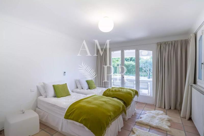 Propriété - 480 m² - 10 pièces