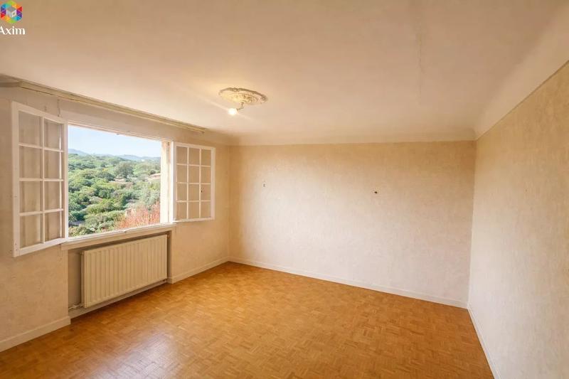 Villa - 218 m² - 8 pièces