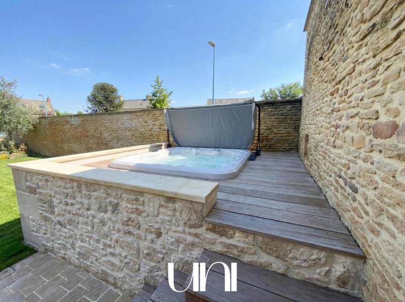 Maison - 180 m² - 5 pièces