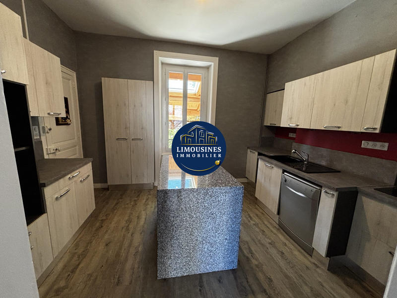 Maison - 153 m² - 8 pièces