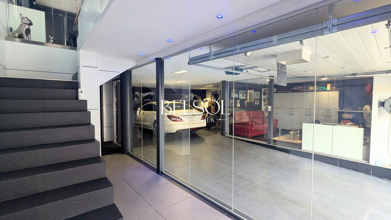 Maison - 236 m² - 6 pièces