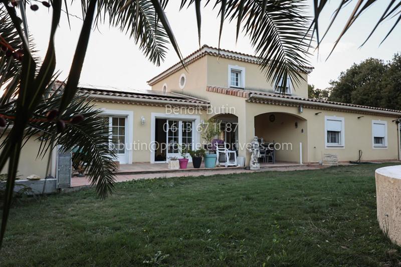 Villa - 207 m² - 8 pièces