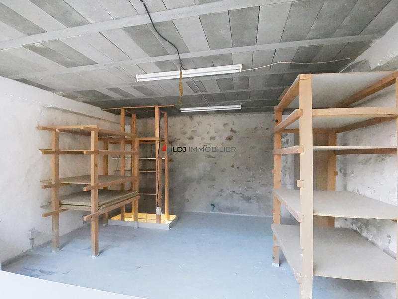 Local commercial - 147 m² - 3 pièces