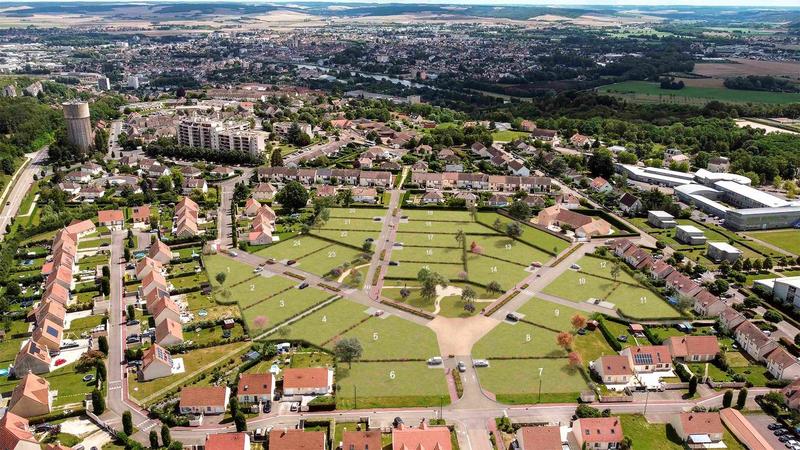 Terrain de lotissements - 868 m²