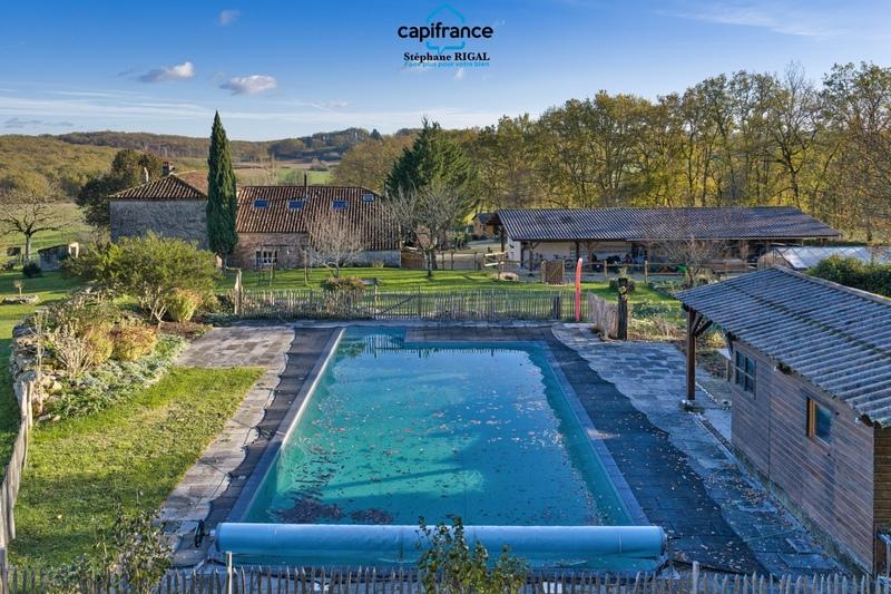 Propriété - 220 m² - 8 pièces