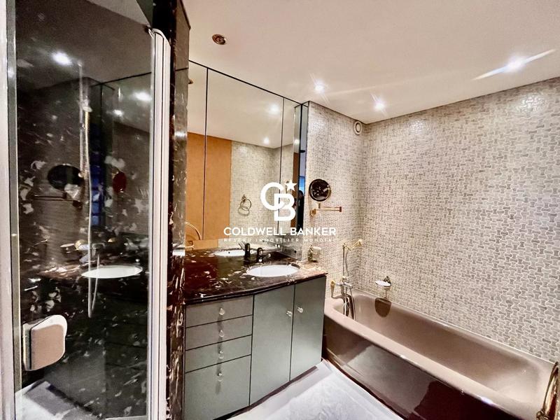 Appartement - 84 m² - 2 pièces