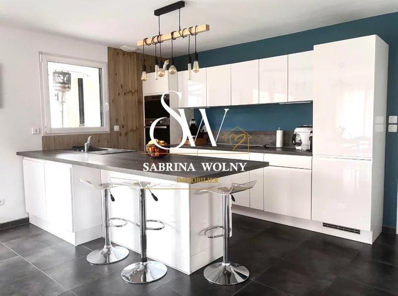 Maison traditionnelle - 140 m² - 6 pièces