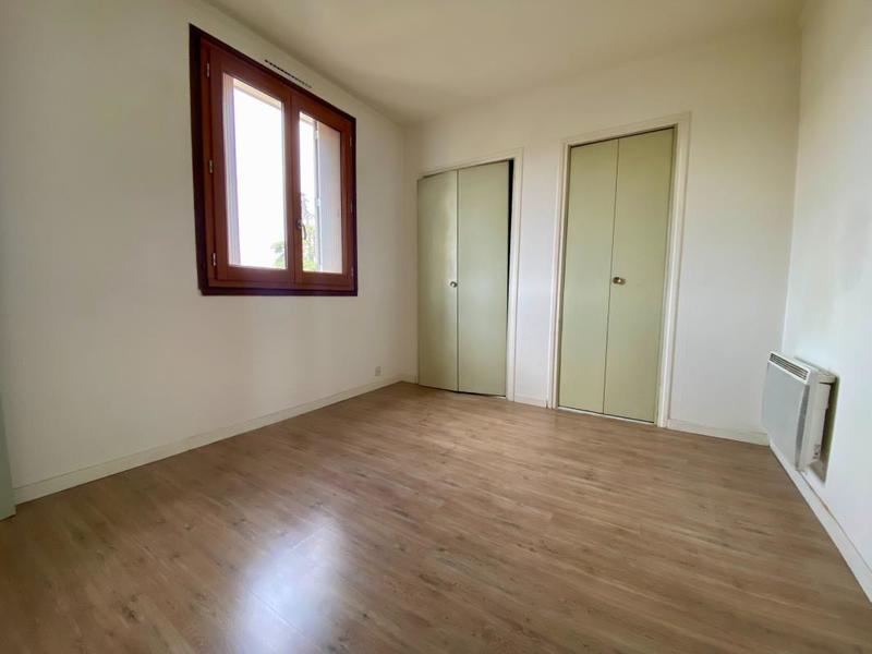 Studio - 82 m² - 4 pièces