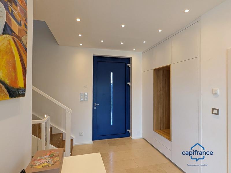 Maison - 220 m² - 9 pièces