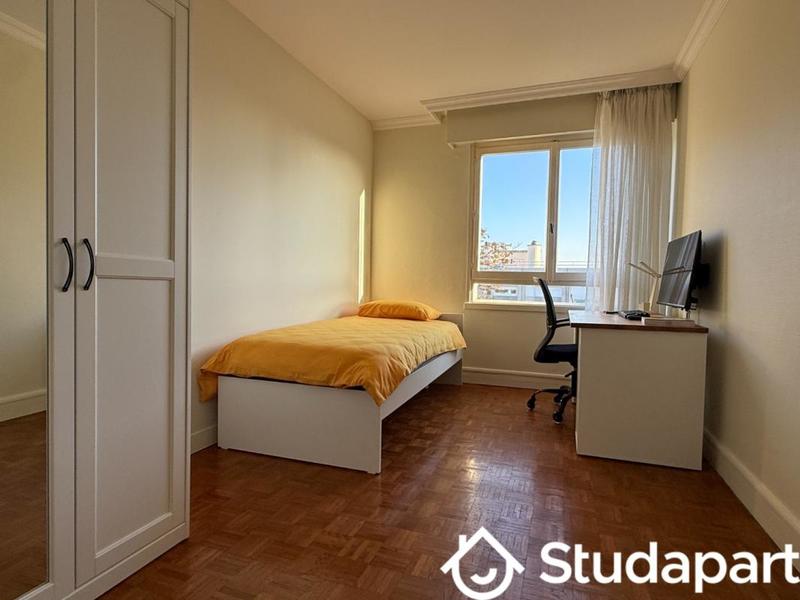 Chambre - 12 m² - 1 pièce