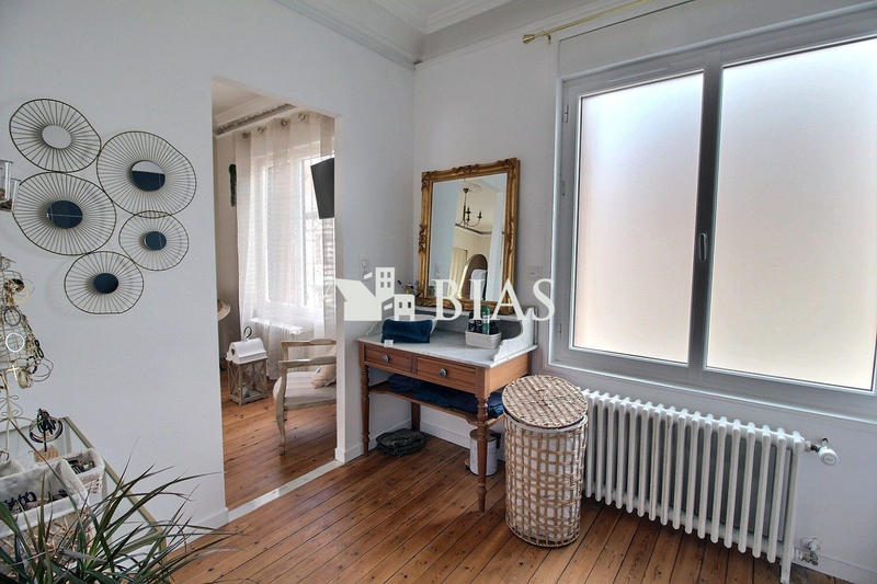 Maison - 250 m² - 10 pièces