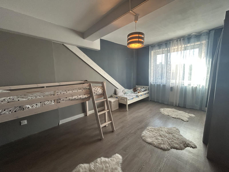 Maison - 177 m² - 8 pièces