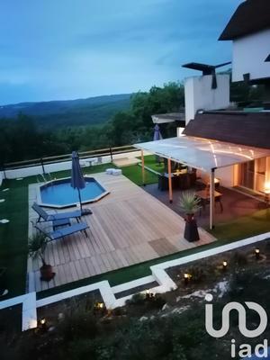 Maison de maîtres - 213 m² - 8 pièces