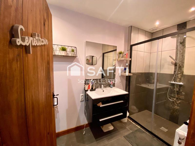 Maison - 250 m² - 7 pièces