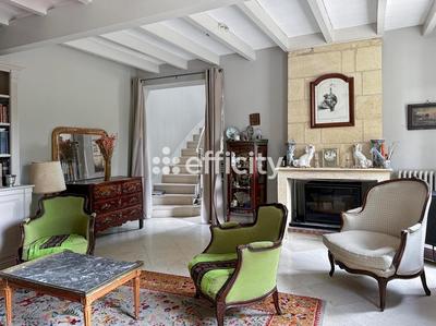 Maison - 352 m² - 9 pièces