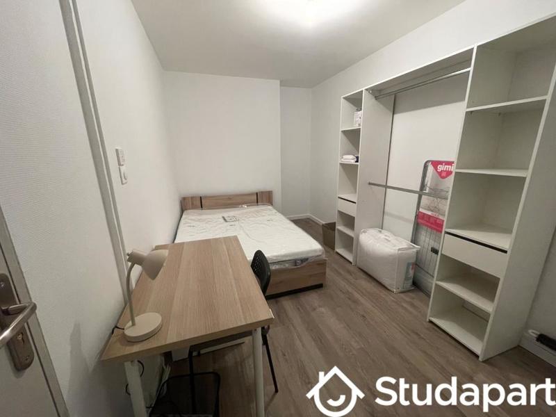 Chambre - 11 m² - 1 pièce