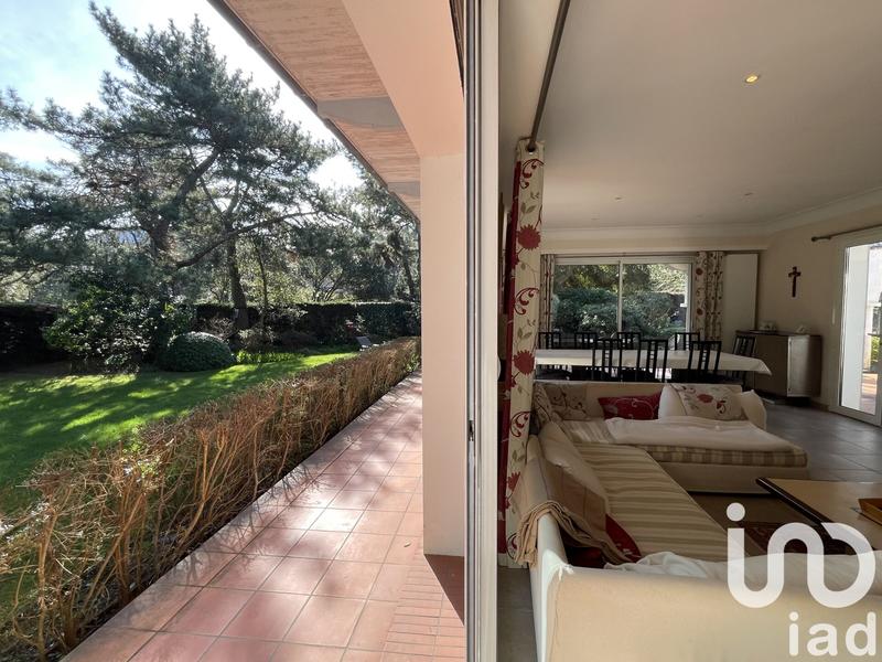 Maison - 290 m² - 12 pièces