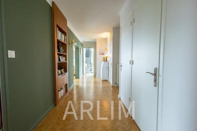 Maison - 141 m² - 9 pièces