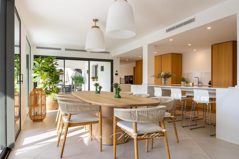 Maison - 450 m² - 8 pièces