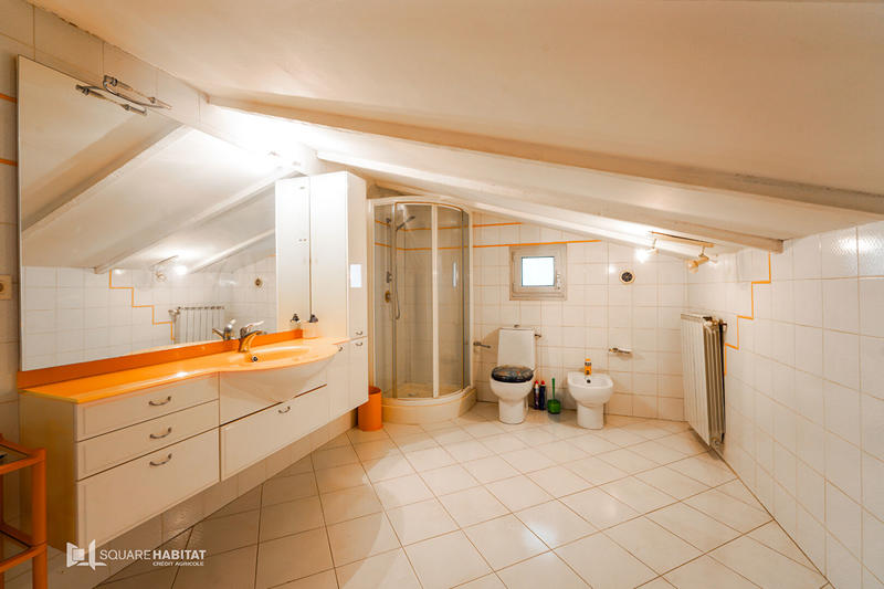 Maison - 223 m² - 5 pièces