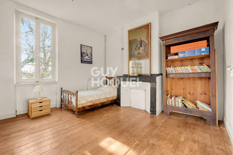 Maison - 360 m² - 11 pièces