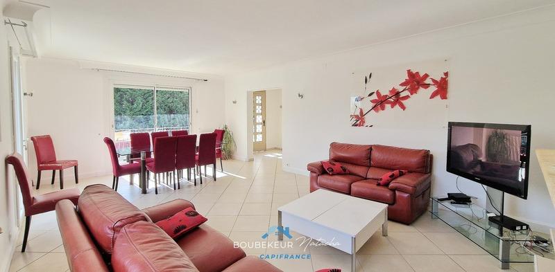 Maison - 252 m² - 8 pièces