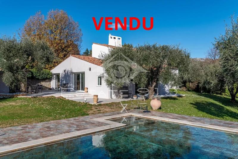 Villa - 225 m² - 6 pièces