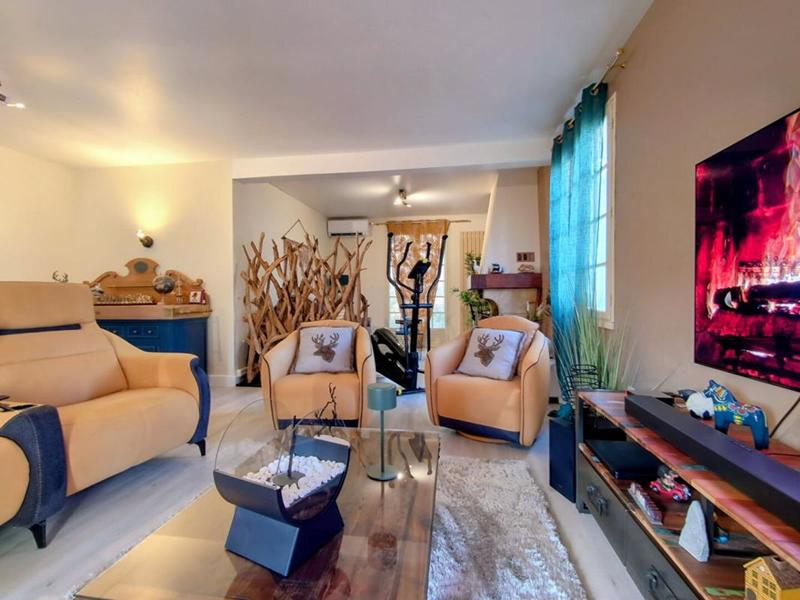 Maison - 200 m² - 9 pièces