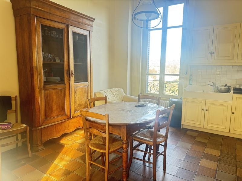 Maison - 184 m² - 10 pièces