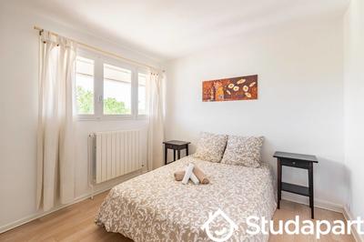 Chambre - 11 m² - 1 pièce