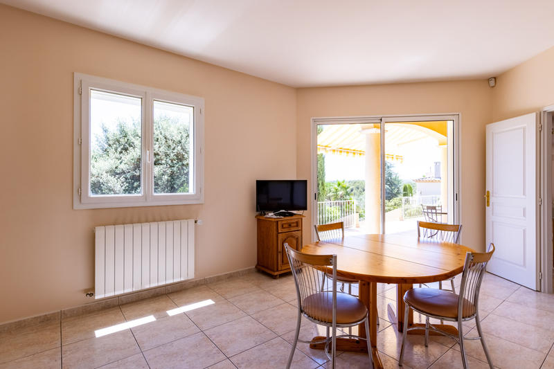 Maison - 240 m² - 7 pièces