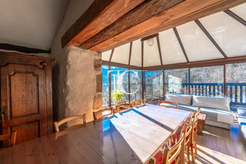 Propriété - 296 m² - 14 pièces