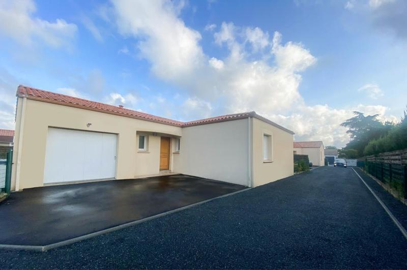 Maison - 90 m² - 4 pièces