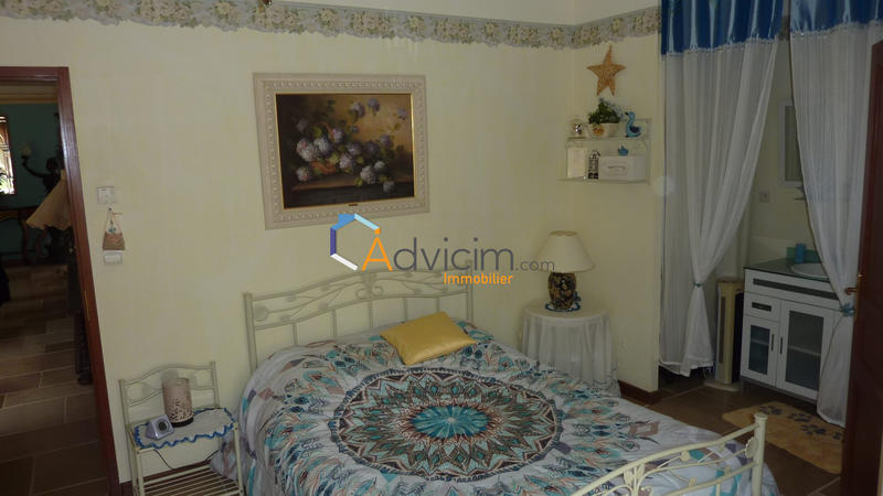 Maison - 198 m² - 6 pièces