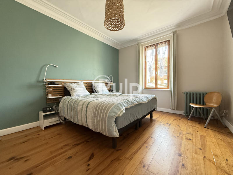 Maison bourgeoise - 241 m² - 10 pièces