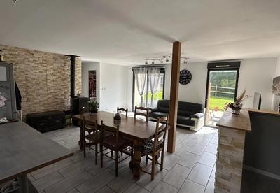 Maison - 97 m² - 5 pièces