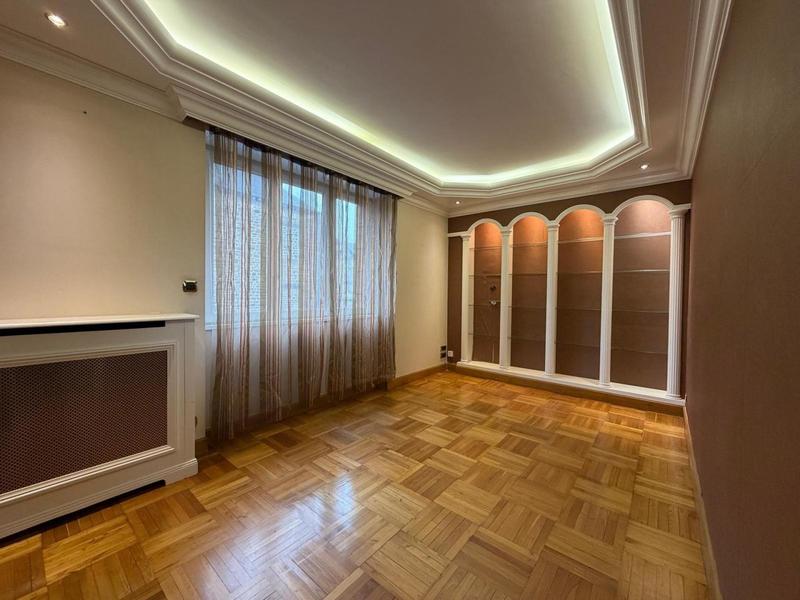 Maison - 195 m² - 9 pièces