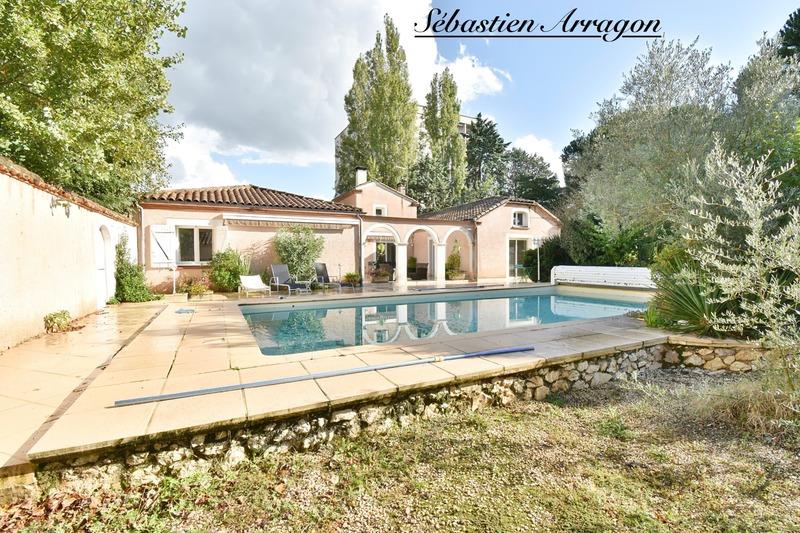 Villa - 180 m² - 7 pièces