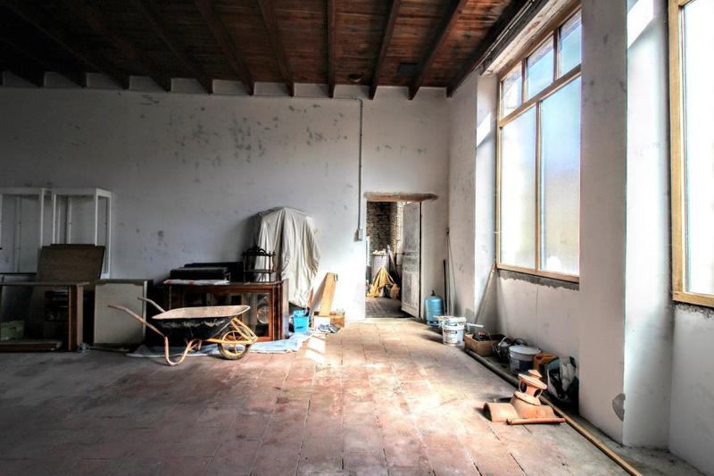 Maison - 610 m² - 2 pièces