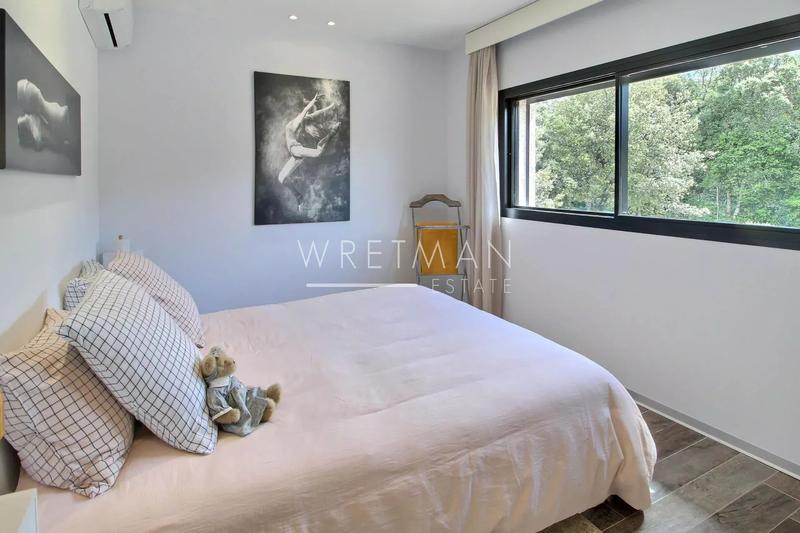 Villa - 257 m² - 6 pièces