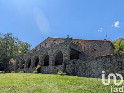 Maison - 195 m² - 8 pièces