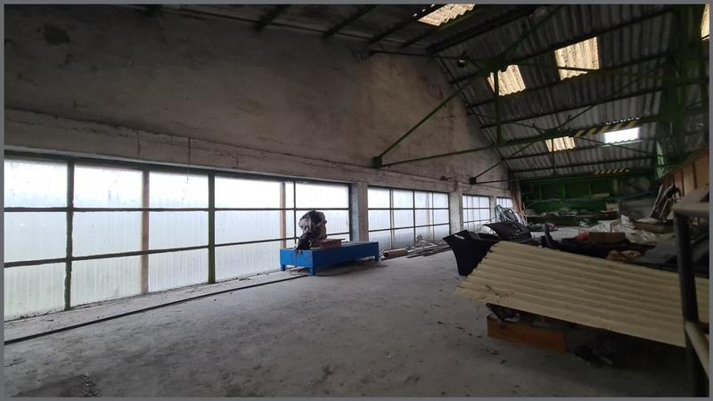 Local commercial - 719 m² - 3 pièces