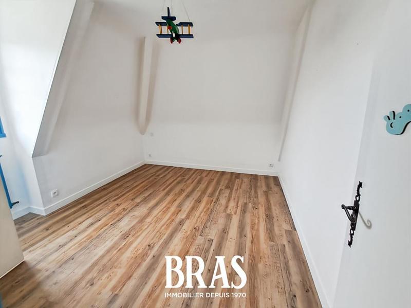 Maison - 141 m² - 8 pièces