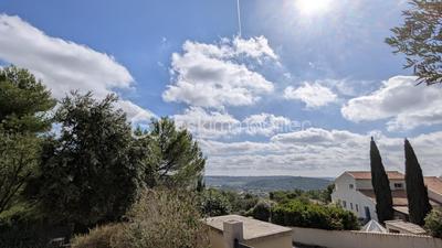 Maison - 227 m² - 8 pièces