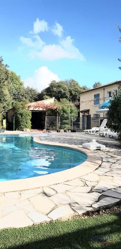 Maison - 197 m² - 7 pièces