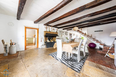 Maison - 233 m² - 8 pièces