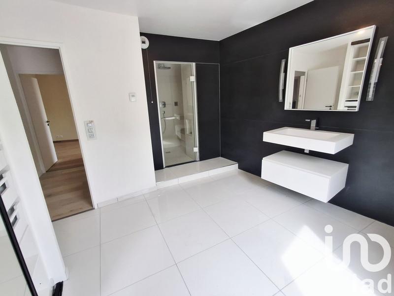 Appartement - 82 m² - 3 pièces